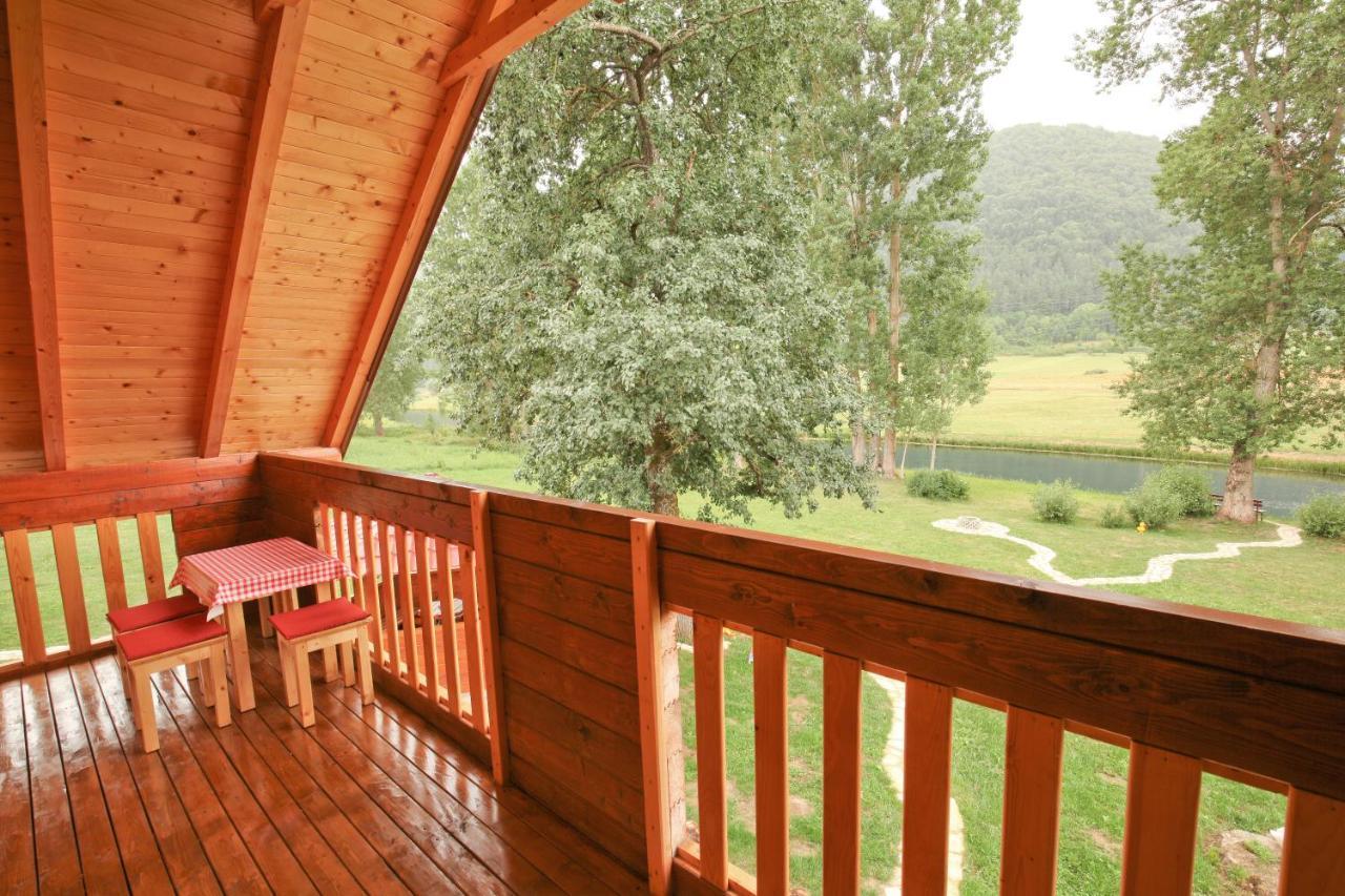 Riverside Apartments Otočac Exteriör bild